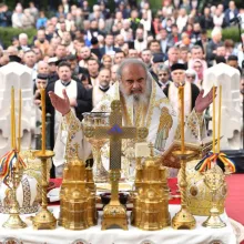 În timpul postului se diminuează cantitatea hranei materiale și sporește hrana spirituală – 11 cuvinte despre post ale Părintelui Patriarh Daniel
