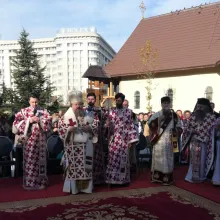 Sărbătoarea Sfântului Ioan Gură de Aur la Paraclisul Catedralei Naționale | PS Timotei Prahoveanul a oficiat Sfânta Liturghie