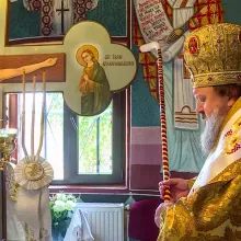 PS Timotei Prahoveanul a binecuvântat pictura Parohiei Dimieni. Ierarhul i-a îndemnat pe cei prezenți să nu treacă indiferenți pe lângă cei în suferință