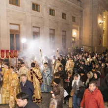 Catedrala Patriarhală | Procesiunea cu moaștele Sfântului Apostol Andrei avut loc la finalul slujbei de Priveghere oficiate de PS Varlaam Ploieșteanul
