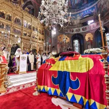 Părintele Patriarh Daniel a oficiat slujba de înmormântare a Regelui Mihai I al României