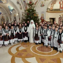 Reşedinţa Patriarhală | Colindători din Capitală şi Moldova la Patriarhul României