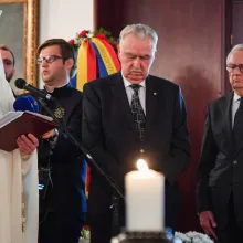 Un cercetător al luminii fizice şi un iubitor al luminii spirituale – Academicianul Ionel-Valentin Vlad