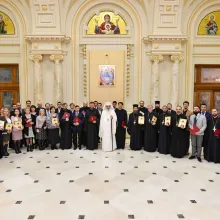 „Adevărata bucurie este bucuria rodirii” | Părintele Patriarh a oferit distincții mai multor angajați pentru activitatea din 2017