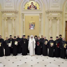 Distincţii | ‘Marea bucurie este aceea când aducem bucurie altora – suntem chemaţi să înmulţim darurile primite de la Dumnezeu’, a spus Părintele Patriarh