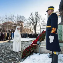 Aniversarea Unirii principatelor pe Dealul Patriarhiei. Slujbă de Te Deum și depunere de coroane la statuia domnitorului Alexandru Ioan Cuza