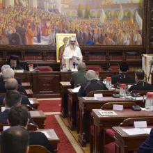 Patriarhul Daniel a prezidat ședința Adunării Eparhiale. În 2017 s-au acordat aproape 7 milioane lei pentru ajutoare materiale și financiare