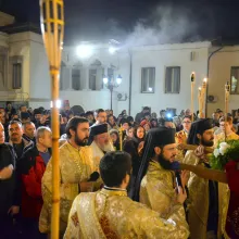 Rugăciune pentru Sfinţii Trei Ierarhi la Patriarhie. PS Varlaam Ploieşteanul a condus procesiunea cu sfintele lor moaşte