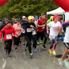 „Run for life”. Semimaraton caritabil organizat de voluntarii Paraclisului Catedralei Naţionale pentru susţinerea luptei împotriva cancerului