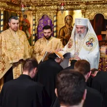 Hirotesii în duhovnic la Reședința Patriarhală. PF Daniel: „Duhovnicul este medic sau doctor de suflete”
