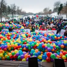 Cinci mii de persoane la Marșul pentru viață din București | Mărturia lui Aurelian Temișan despre nașterea sa