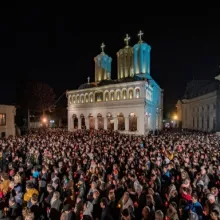 Hristos a înviat! Mii de persoane pe Colina Bucuriei la cea mai mare sărbătoare a creștinătății