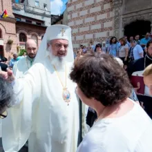 Dumnezeu ne iubeşte în orice situaţie dificilă ne-am afla şi aşteaptă ca noi să-I cerem ajutorul – Patriarhul Daniel