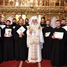 Credinciosul trebuie să simtă prin duhovnic prezenţa iubitoare a Sfintei Treimi – Patriarhul Daniel