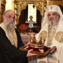 Patriarhul României a binecuvântat coroana reconstituită a Sfântului Ştefan cel Mare