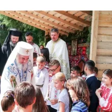 Primit la Dragoslavele de copii, Patriarhul le-a vorbit despre neamul nostru, un popor al Crucii și al Învierii