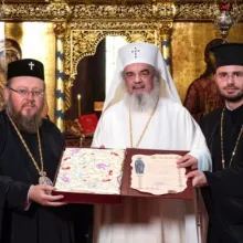 Patriarhul Daniel a oferit Patriarhiei Bulgariei un veşmânt al Sf. Cuv. Parascheva