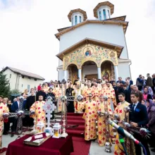Începând de astăzi, în Parohia Brâncuși slujbele se vor oficia în noua Biserică