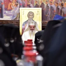 Ce hotărâri au adoptat ierarhii români reuniți în sinod?
