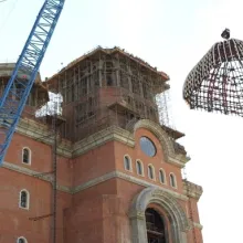 Turla-clopotniță a Catedralei Naționale a fost acoperită