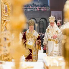 Patriarhul Ecumenic a prezidat prima Liturghie oficiată în Catedrala Mântuirii Neamului