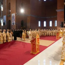 Patriarhii Teofil al Ierusalimului și Daniel al României au oficiat Sfânta Liturghie la primul hram al Catedralei Naționale