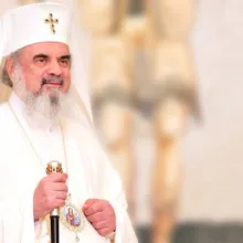Iisus Hristos este Dumnezeu-Omul Care mântuieşte omenirea de păcate şi de moarte – Patriarhul Daniel