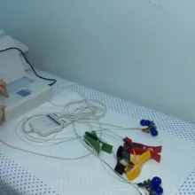 Voluntarii Catedralei Mântuirii Neamului au donat un aparat EKG Spitalului „Victor Babeş”