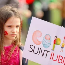 MPV 2019: Mii de bucureşteni au apărat viața copiilor nenăscuți. Ce a spus mama care a purtat trei sarcini în scaun rulant