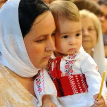 Patriarhul Daniel: Femeia creştină – binecuvântare pentru familie şi Biserică