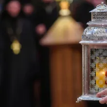Sfânta Lumină de la Ierusalim va fi adusă în România de Sfintele Paști 