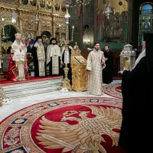 Patriarhul Daniel a întâmpinat Sfânta Lumină la Catedrala Patriarhală