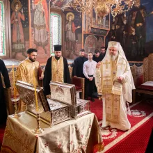 Patriarhul Daniel a sfinţit racle pentru sfinte moaşte aflate în patrimoniul Mănăstirii Suzana