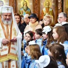 Mesajul Patriarhului către părinţi şi copii: Formarea tinerei generații pentru păstrarea și promovarea tradițiilor strămoșești