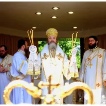 Taina Treimii se revarsă în lume creator și edificator: PS Ieronim Sinaitul la hramul Mănăstirii Radu Vodă