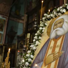 Sfântul Serafim ne îndeamnă la contemplarea lui Dumnezeu în mijlocul creației – PS Timotei Prahoveanul