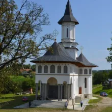 Ctitoria Patriarhului Daniel din satul natal și-a sărbătorit hramul