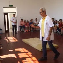 Voluntarii Paraclisului CMN i-au învăţat pe locuitorii din Loloiasca şi Măgula cum să acorde primul ajutor