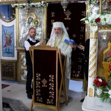 Dacă Îi cerem ajutorul, Dumnezeu ne ajută să transformăm crucea suferinţei – Patriarhul României