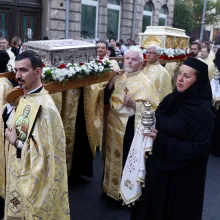 Pelerini cu Sfântul Gheorghe Pelerinul: Procesiunea „Calea Sfintei Cruci, scară către cer!” (VIDEO)