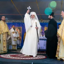 Biserica din capitală în care „satul şi oraşul se adună în bucuria comuniunii” a fost resfinţită de Patriarhul Daniel