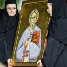 Racla cu moaștele Sfântului Gheorghe Pelerinul a ajuns în București