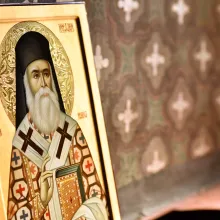 Un fragment din moaştele Sf. Nectarie de Eghina va fi aşezat permanent la Parohia Afumaţi 2