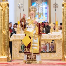 Patriarhul României îl felicită pe Patriarhul Ecumenic la împlinirea a 50 ani de la primirea preoţiei