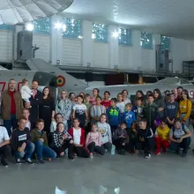 40 de copii din Parohiile Pleaşa şi Grădiştea au vizitat Muzeul Aviaţiei Române