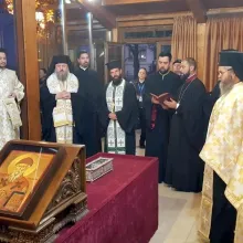 Bucurie şi binecuvântare pentru bucureşteni: moaştele Sf. Spiridon din Corfu sunt aşezate la Catedrala Patriarhală