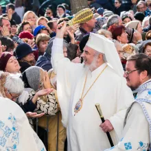 Patriarhul Daniel a sfințit biserica parohiei bucureștene Huedin