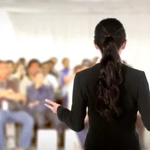 La Mănăstirea Caraiman sunt pregătiți formatori pentru prevenirea riscurilor în adolescență: Înscrieri