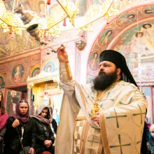 Arhim. Chiril Lovin la hramul Schitului Darvari: Să îi avem pe îngeri modele de slujire și ascultare față de Dumnezeu