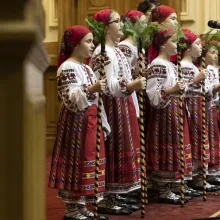 Copiii şi tradiţiile româneşti: La Patriarhie au fost prezentate colinde şi scenete de Crăciun
